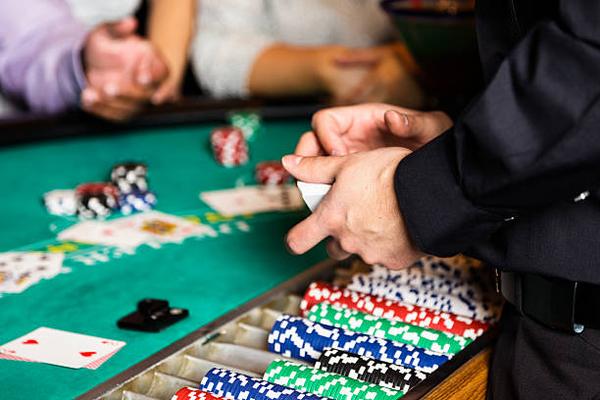 Find Live Baccarat Dealer Games at an online casino Singapore Site for Players